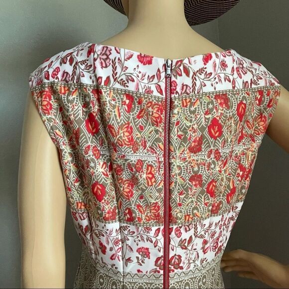 Julian Taylor Fit & Flare Printed Dress Tan Red Floral Sleeveless Polyester Sz 8 - Picture 8 of 13